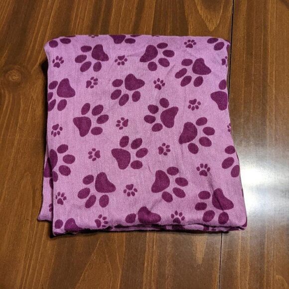 LARGE DOG SPEAK PAW PRINT, FRINGED, SHADES OF PURPLE RAYON SCARF - Picture 1 of 4